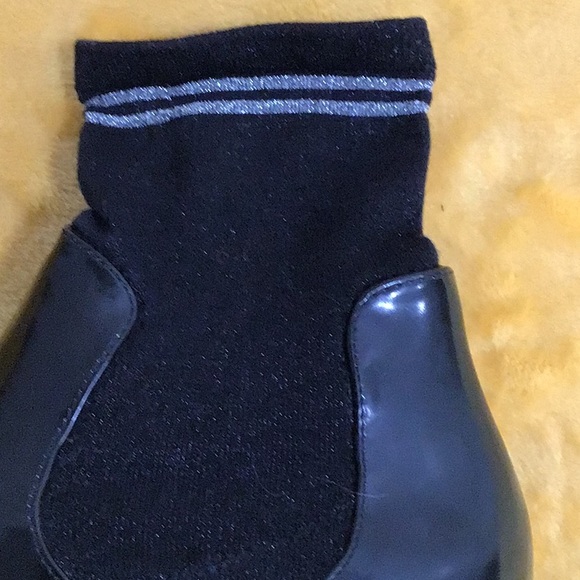 ๐ ZARA Classy Black Patent Leather Metallic Detail Sock Boots - Picture 6 of 9